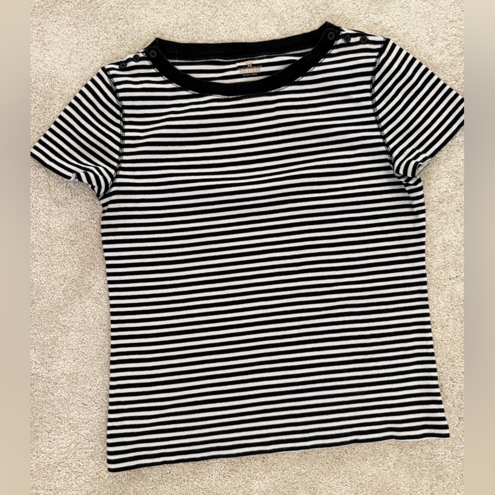 Jones New York Black and White Striped Short Sleeve Tee